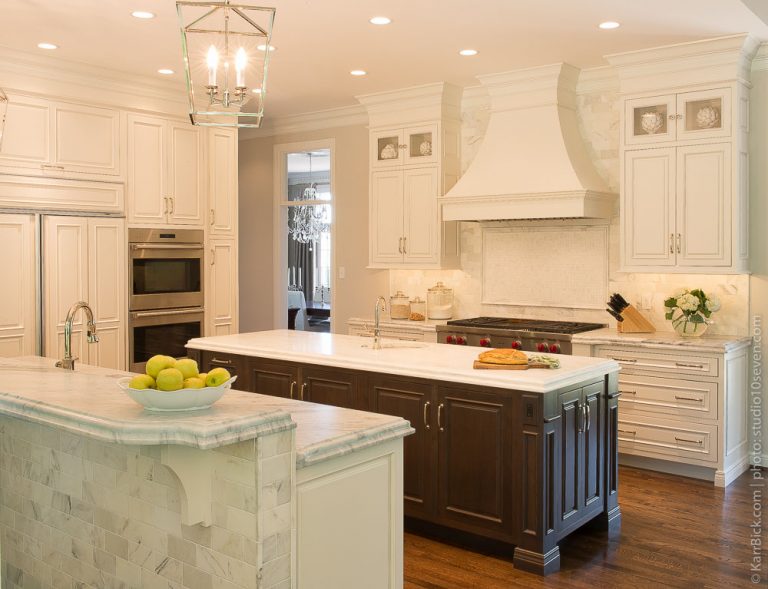 Contrasting Cabinets | Karr Bick Kitchen & Bath Portfolio | St. Louis