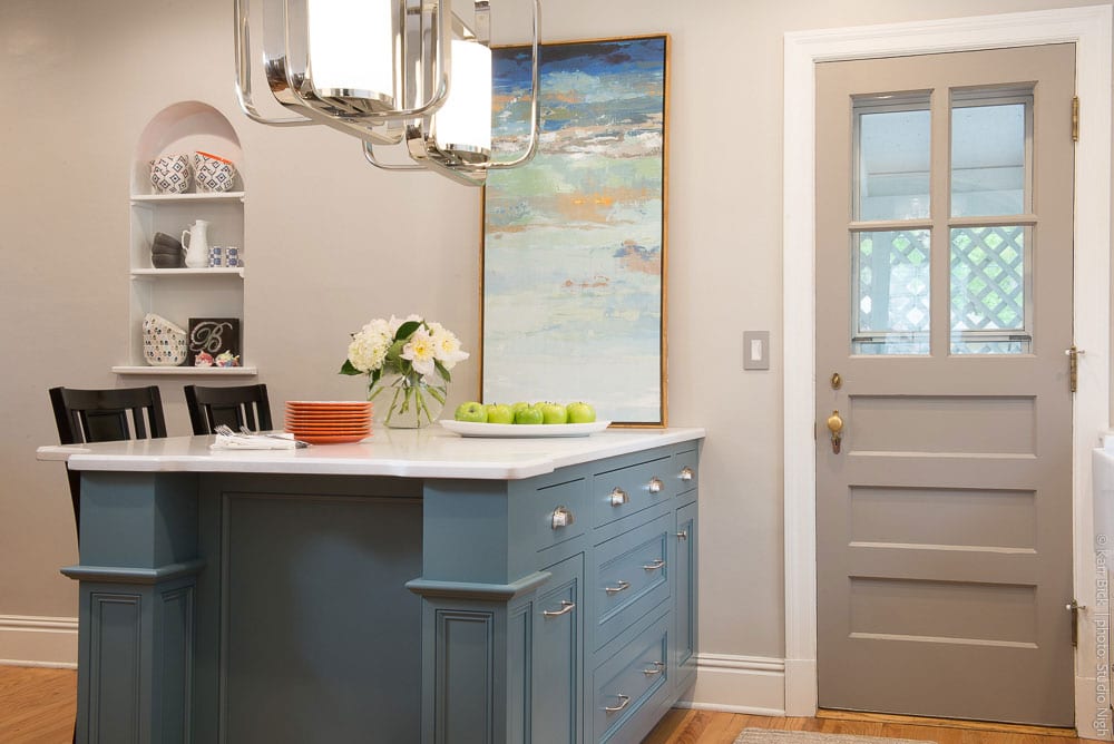 small kitchen remodel, blue island peninsula, white quartz countertops