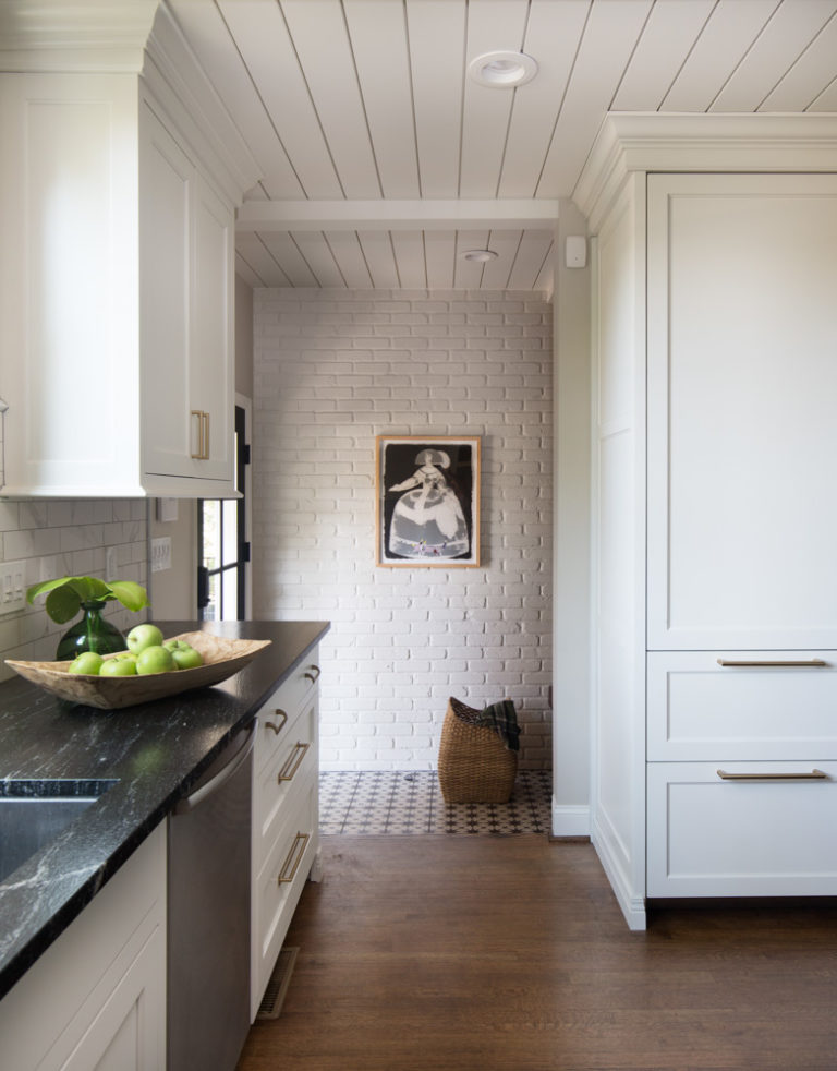 Slightly Modern Kitchen | Karr Bick Kitchen & Bath Portfolio | St. Louis