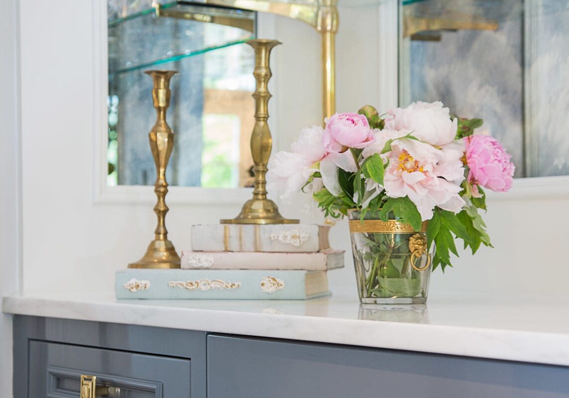 kitchen-bath-laundry-room-and-bar-remodel-st-louis-missouri-mclaughlin-featured close up of floral and antique decor with gold accents