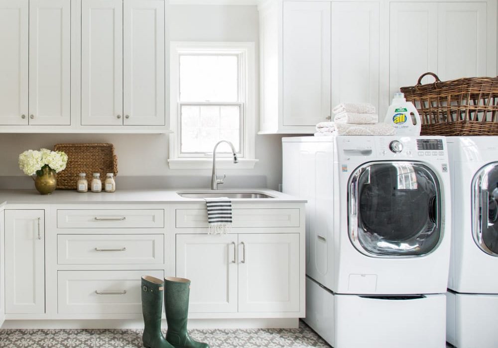 st louis kitchen and laundry room renovation bright white scanlon (5)